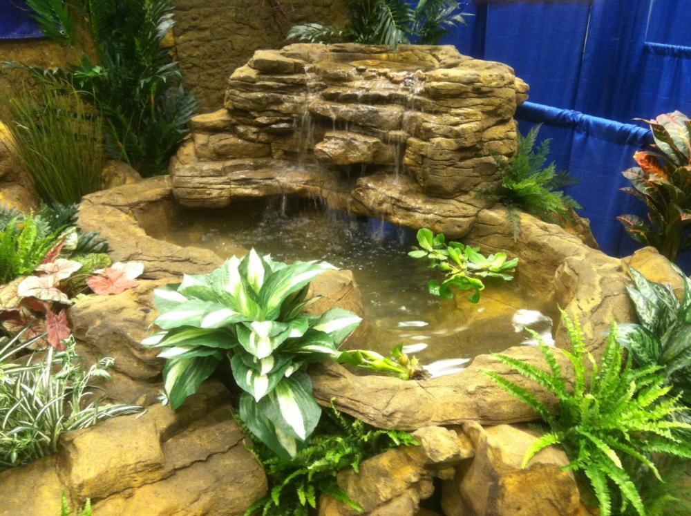 Large Edge Waterfall-006-Corner