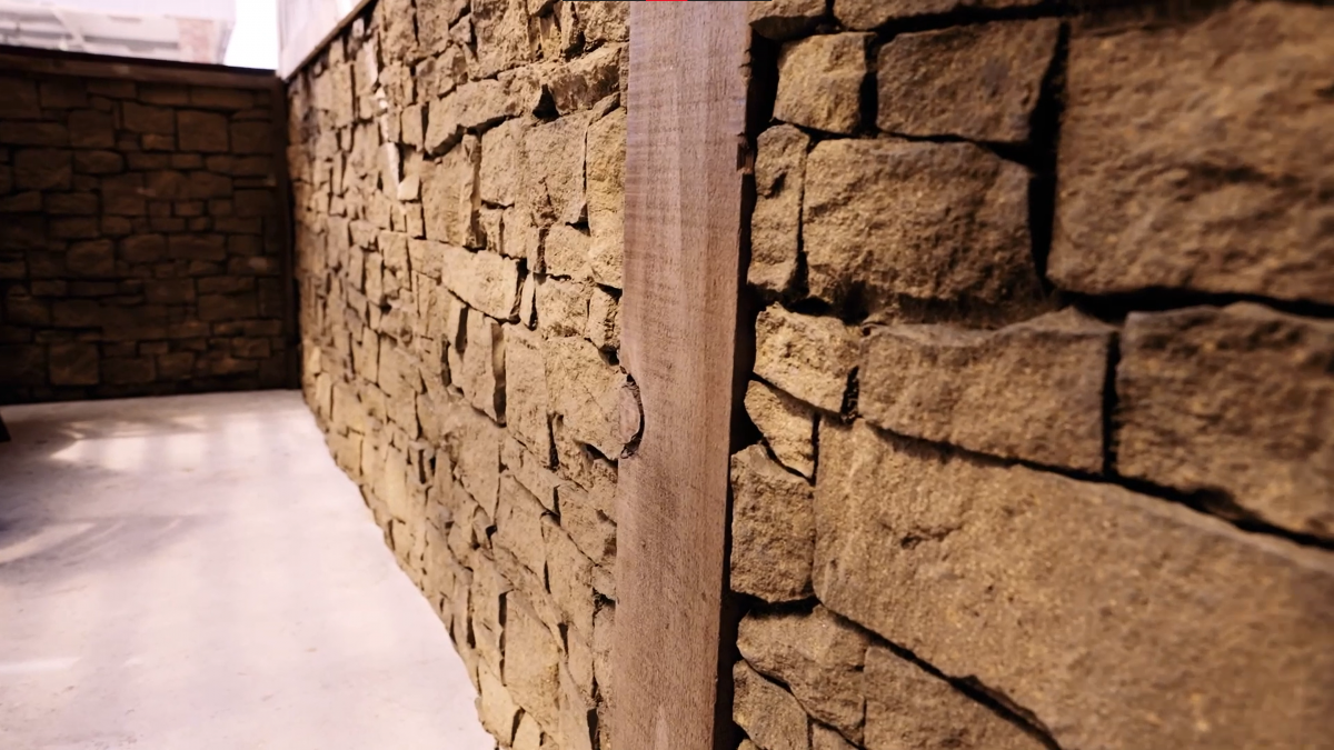Cobblestone Rock Wall Panel 16’ x 9’